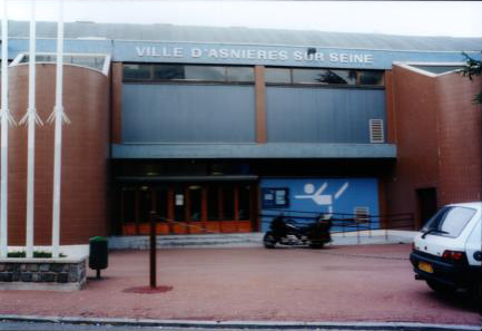 Asnieres outside